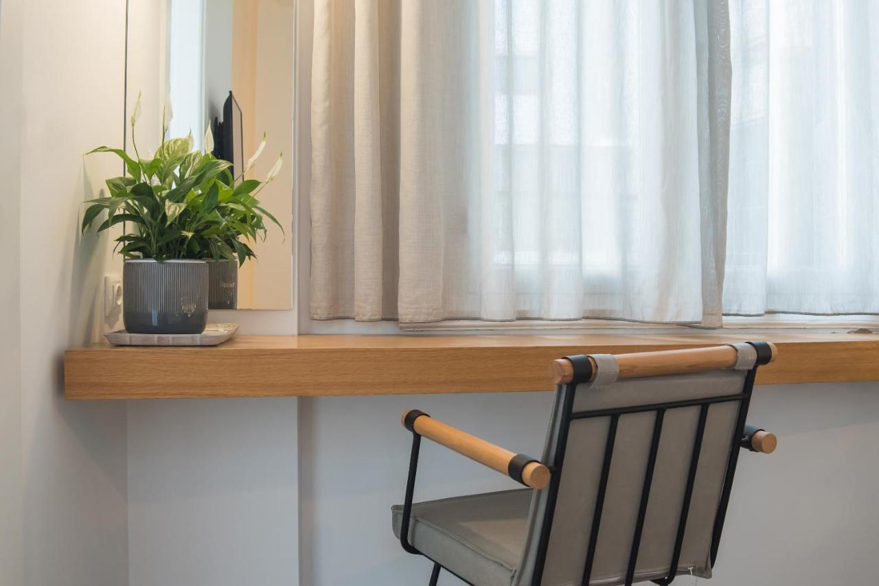 Monk Monastiraki Suites Афины Экстерьер фото