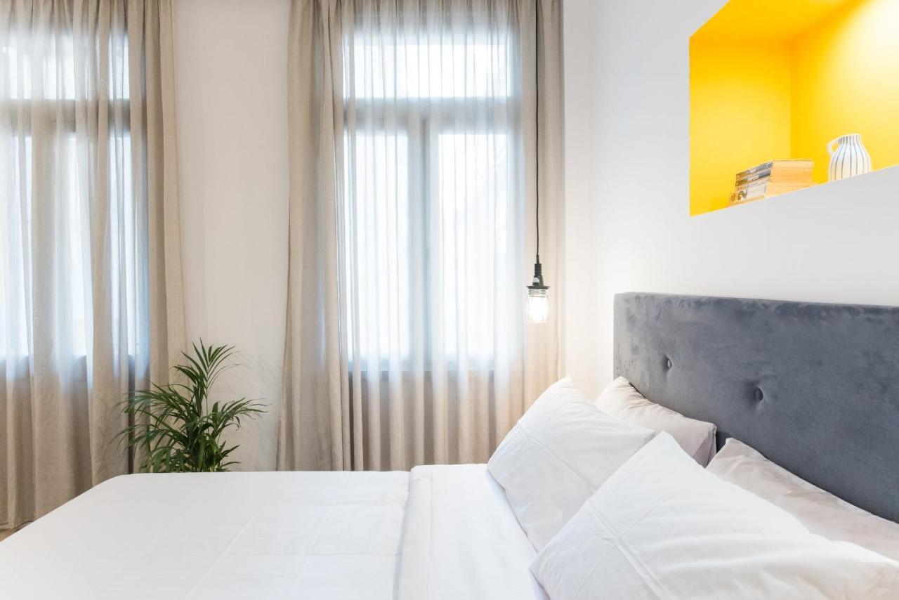 Monk Monastiraki Suites Афины Экстерьер фото