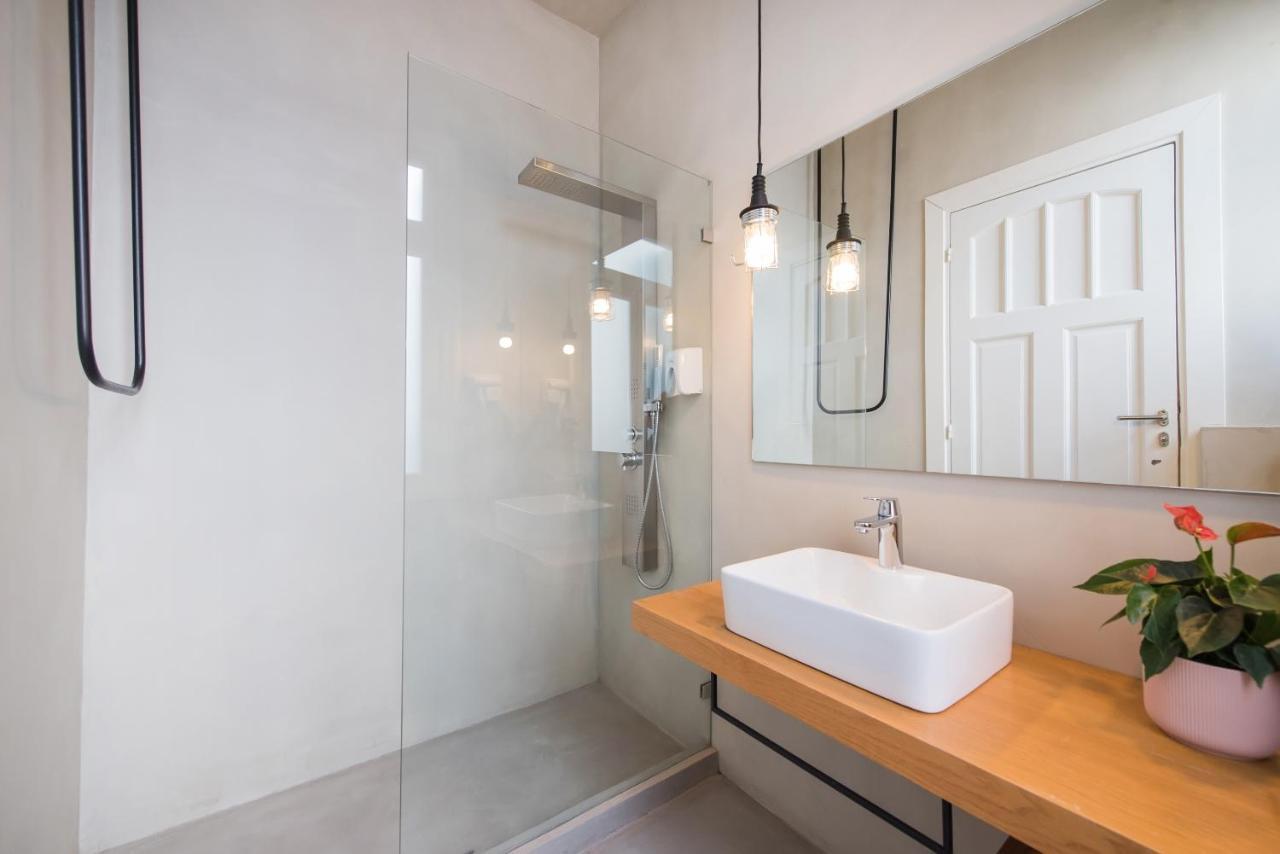 Monk Monastiraki Suites Афины Экстерьер фото