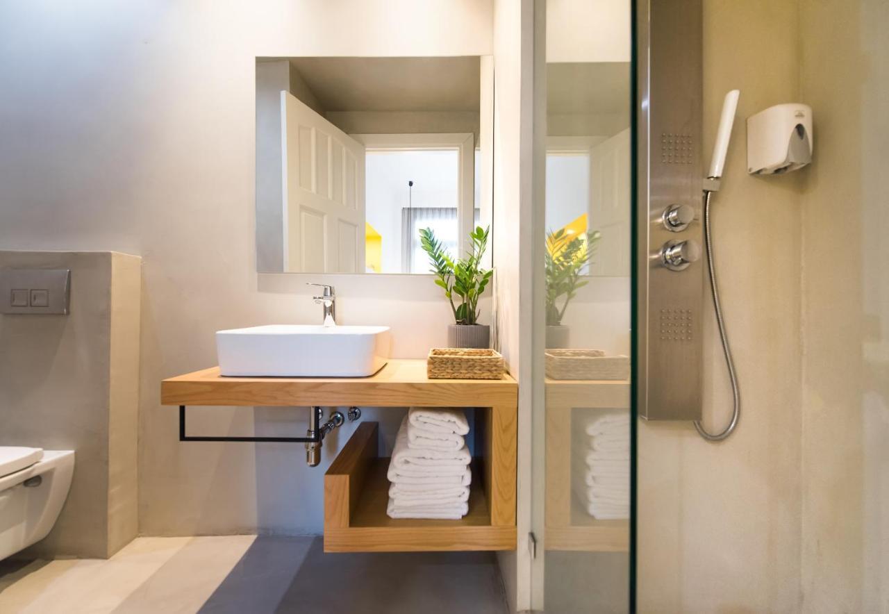 Monk Monastiraki Suites Афины Экстерьер фото